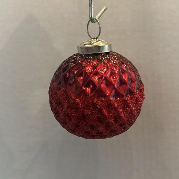 Martha Stewart Ornaments 12 Red Glitter Glass Embellished Christmas Ornaments - Picture 8 of 9
